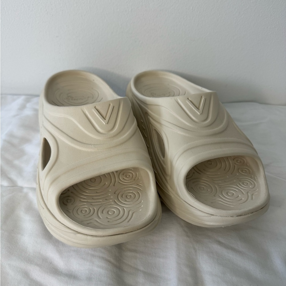Vionic Off-White Slide Sandals